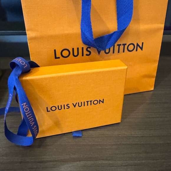 New! Louis Vuitton Iconic Necklace - Picture 7 of 7